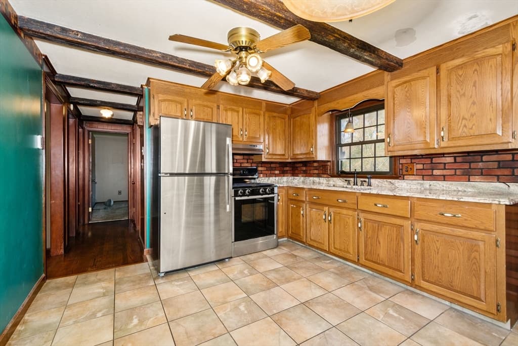 39 Pondview Dr photo 3