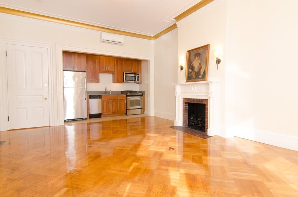 404 Marlborough Street #4 photo 3