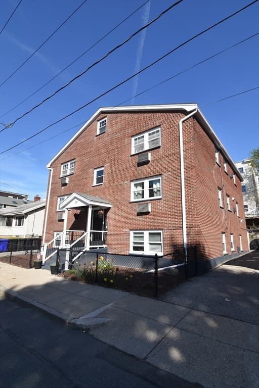 24 Denny Street #5 photo 3