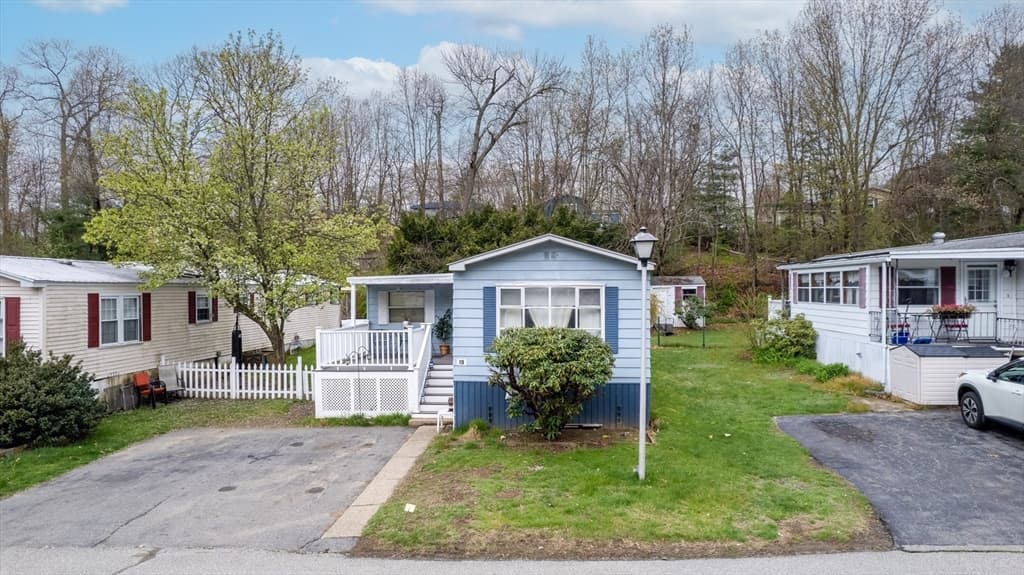 19 Sonia Dr photo 2