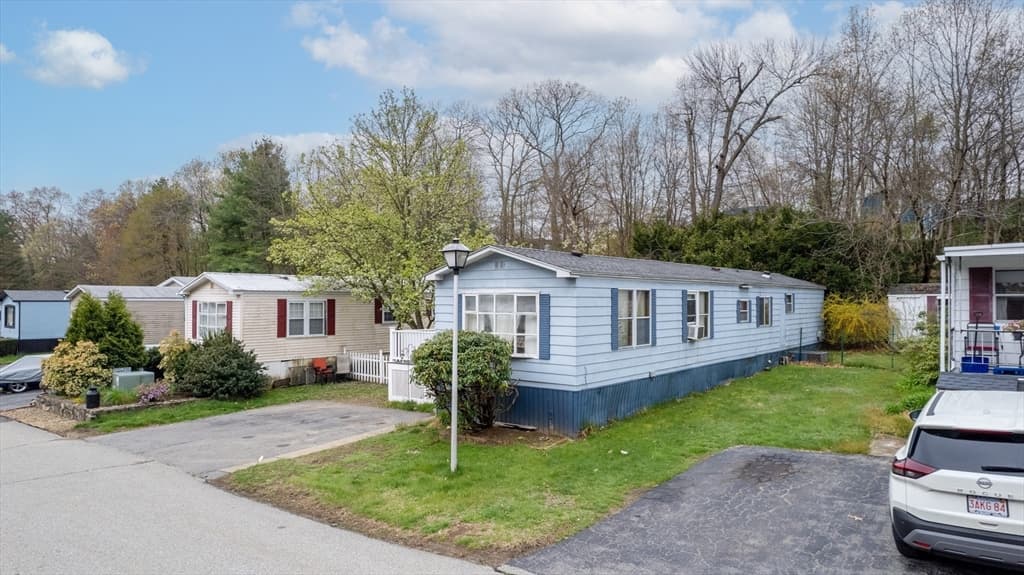 19 Sonia Dr photo 3