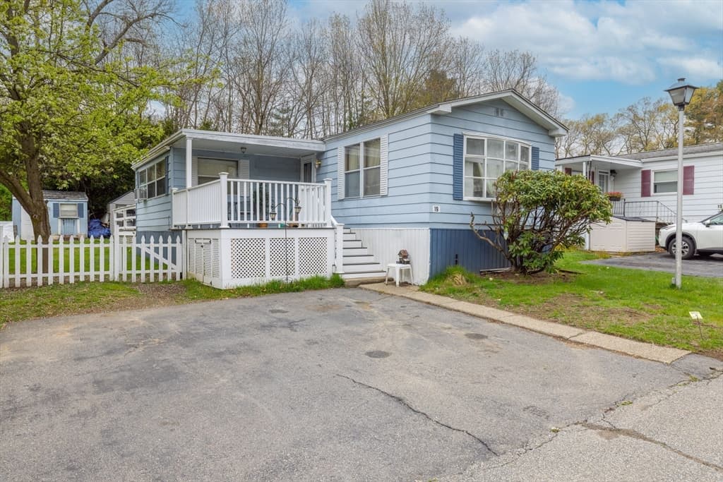19 Sonia Dr photo 5