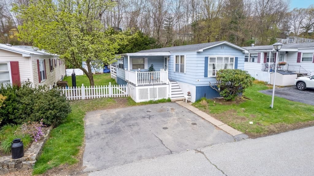19 Sonia Dr photo 4