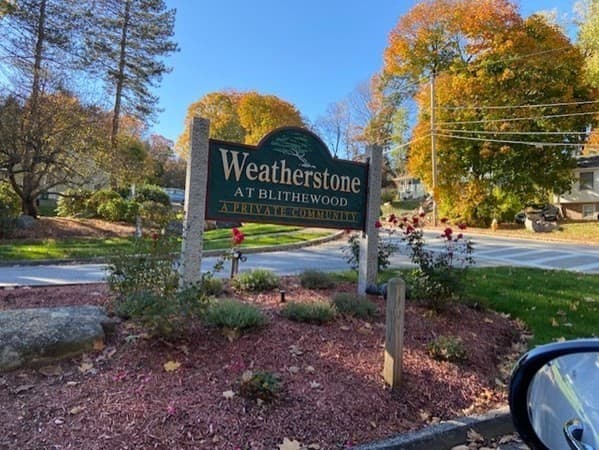 241 Weatherstone Dr #241