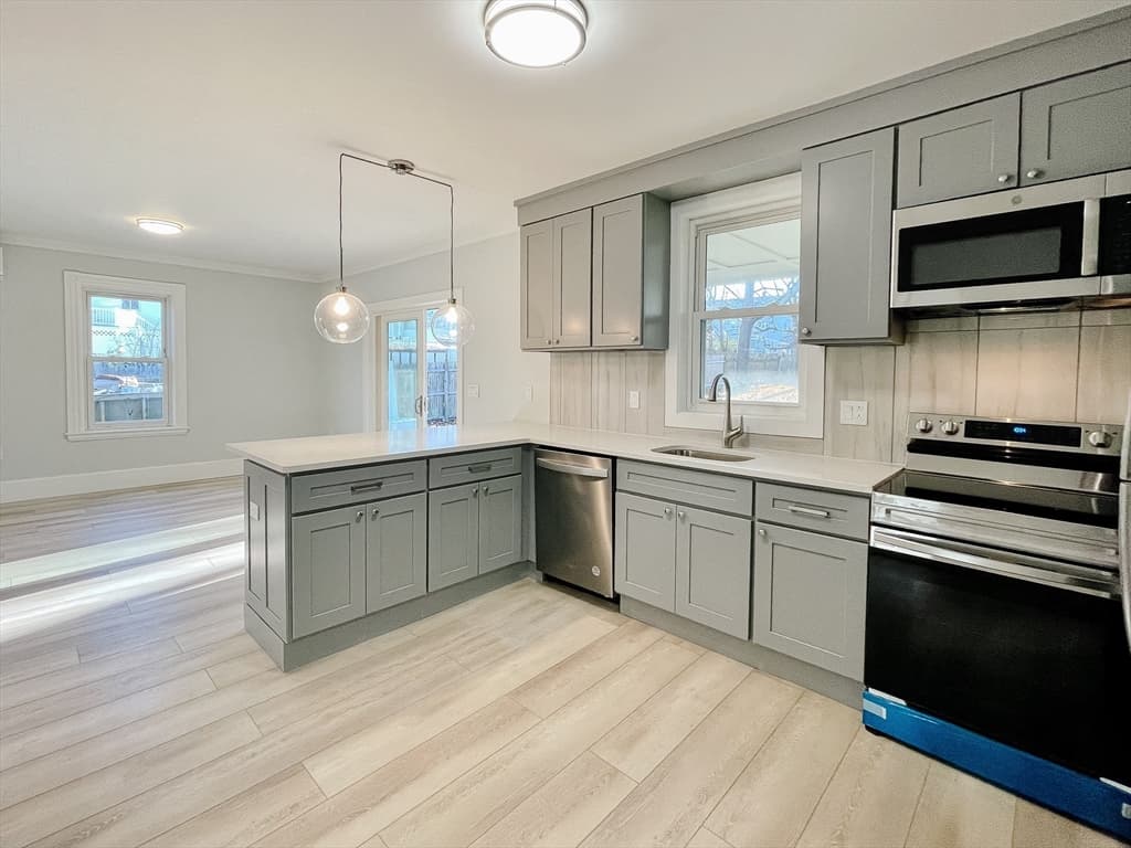 847 Metropolitan Ave #1 photo 5