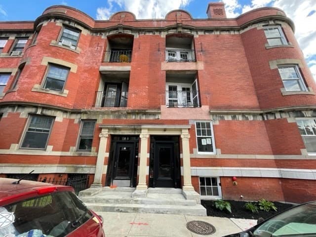 50 Englewood Ave #3-B