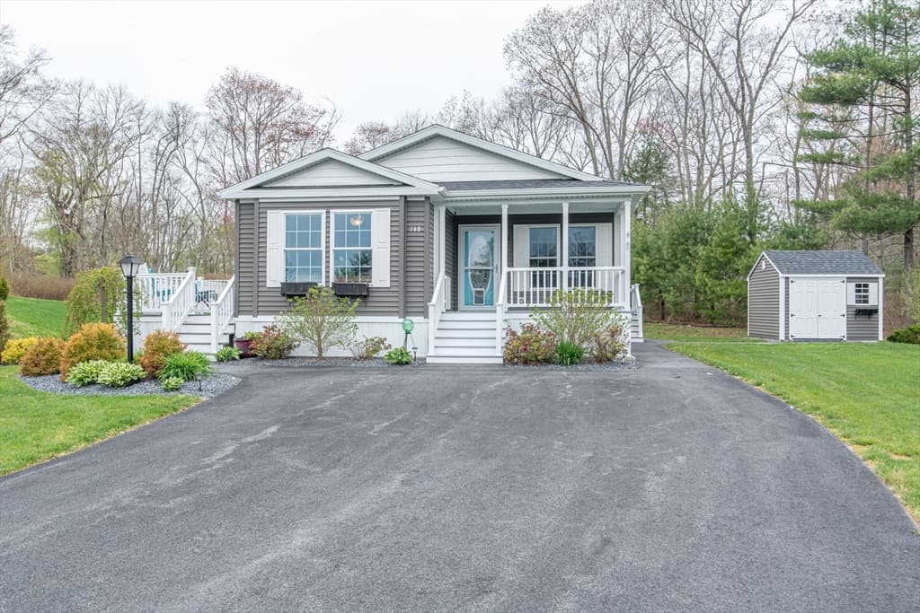 148 Linsay Drive photo 2