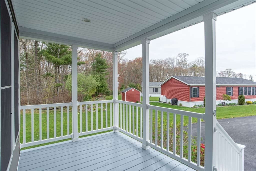 148 Linsay Drive photo 3