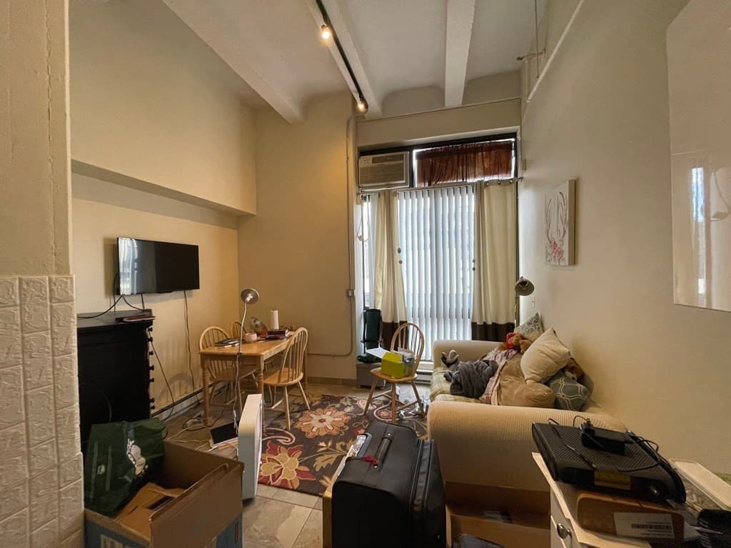 12 Stoneholm St #517 photo 3