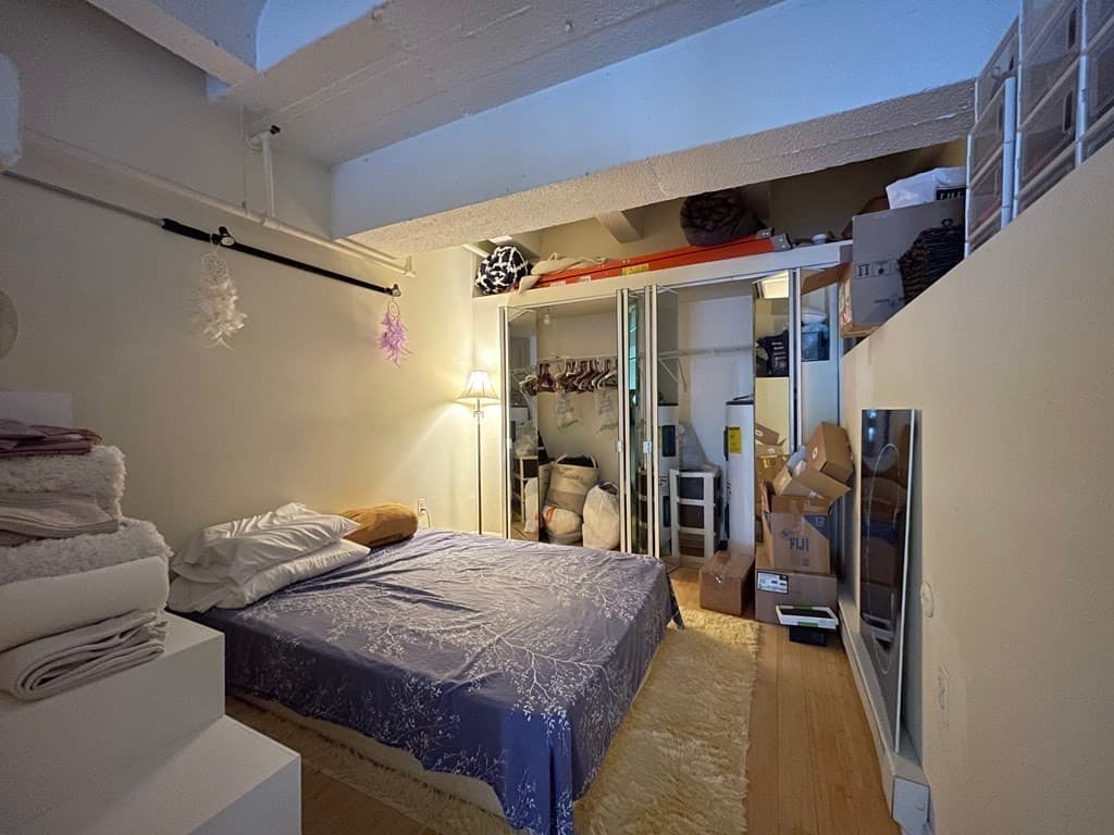 12 Stoneholm St #517 photo 5