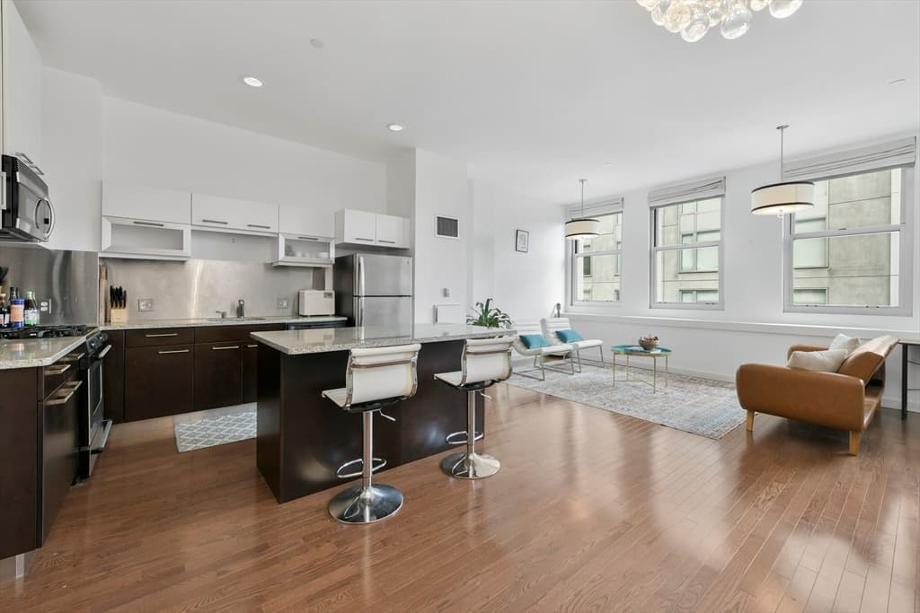 88 Kingston Street #6C