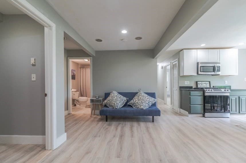 546 Ashmont St #1 photo 3