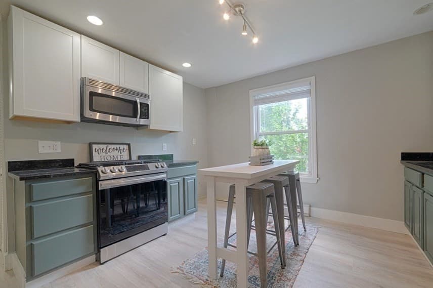 546 Ashmont St #1 photo 5