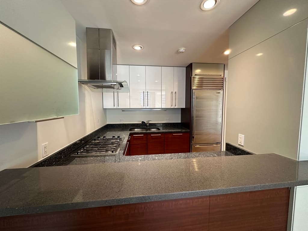 45 Province St #1604 photo 5