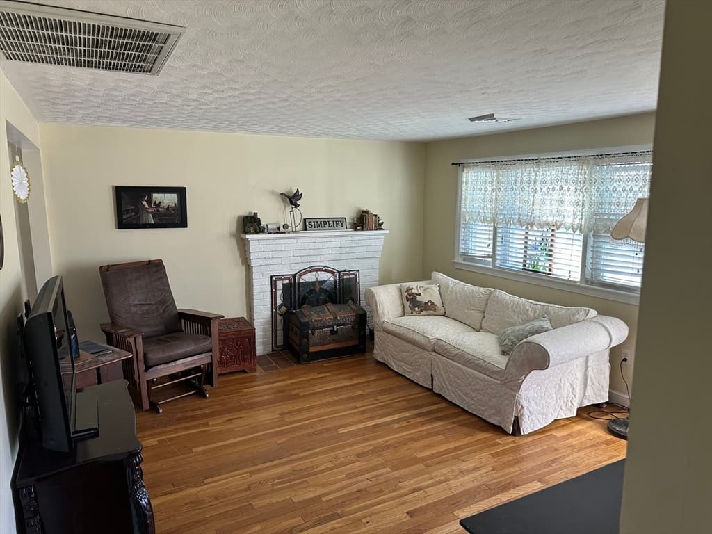 7 Scannell Rd photo 3