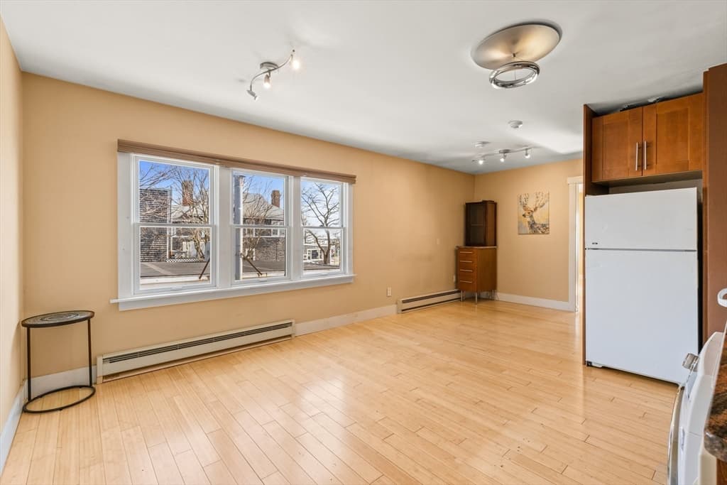 293 Commercial Street ##6 photo 4