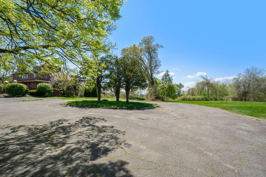 308 Maple Street photo 2