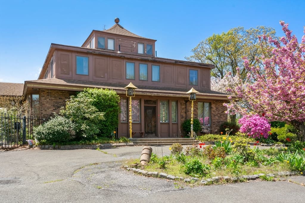 302 Maple Street photo 5