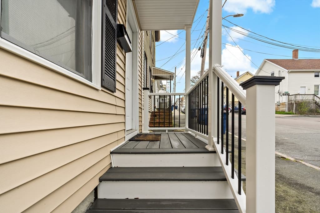 54 Hazard St photo 4