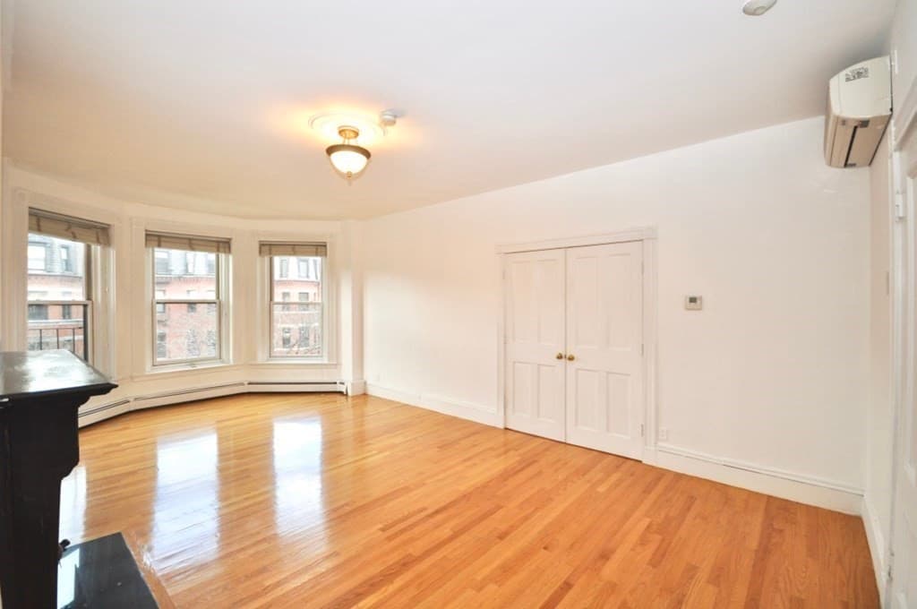 218 Newbury Street #3F photo 2