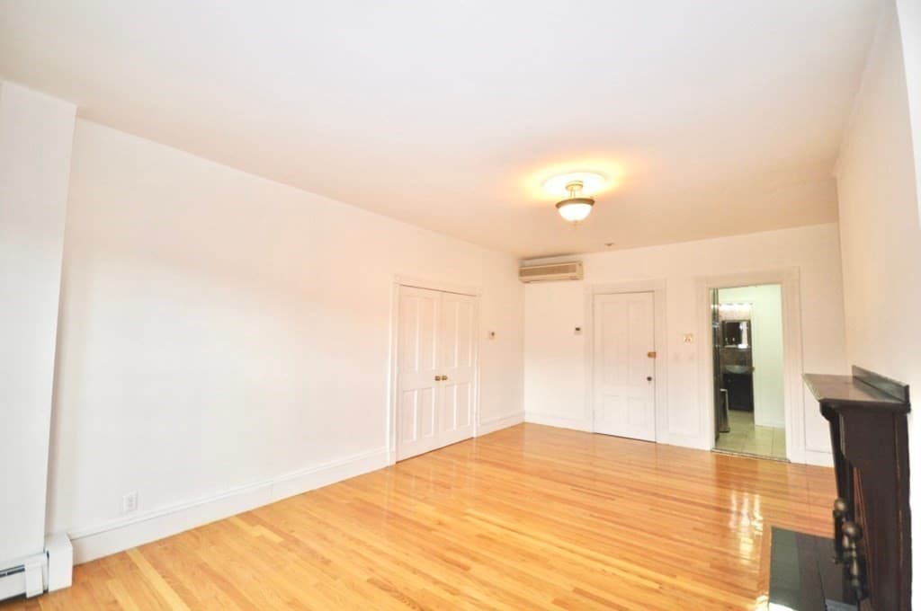 218 Newbury Street #3F photo 3