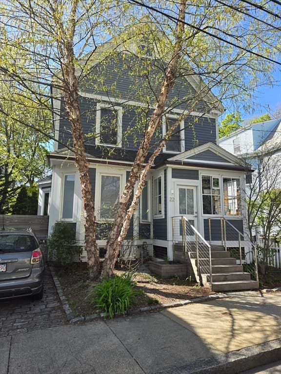 22 Burnside Ave