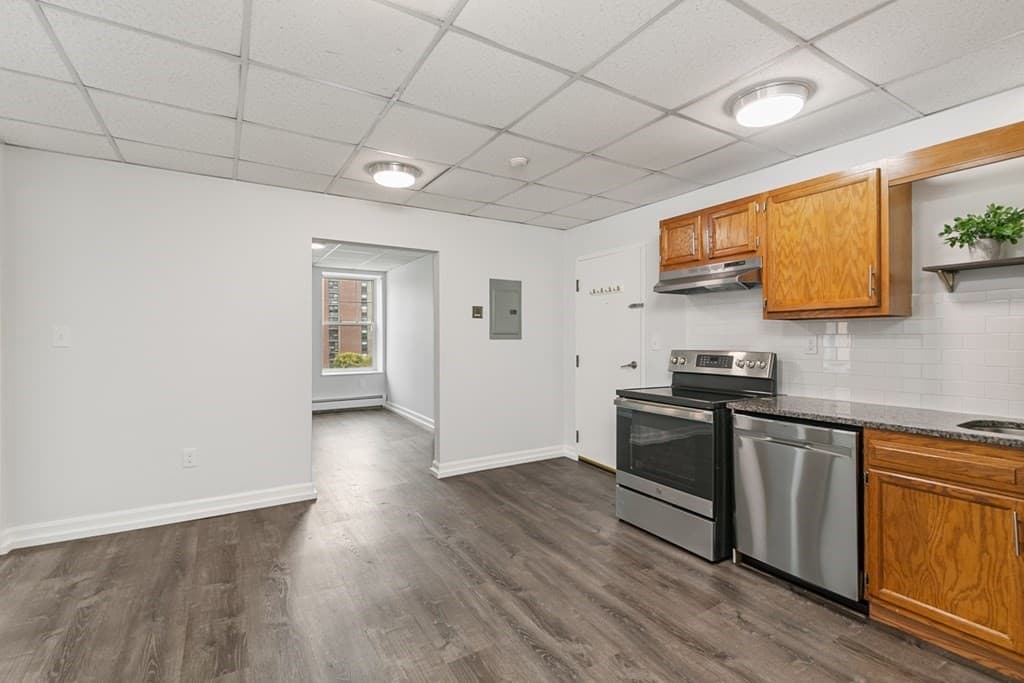 131 Essex Street #33 photo 3