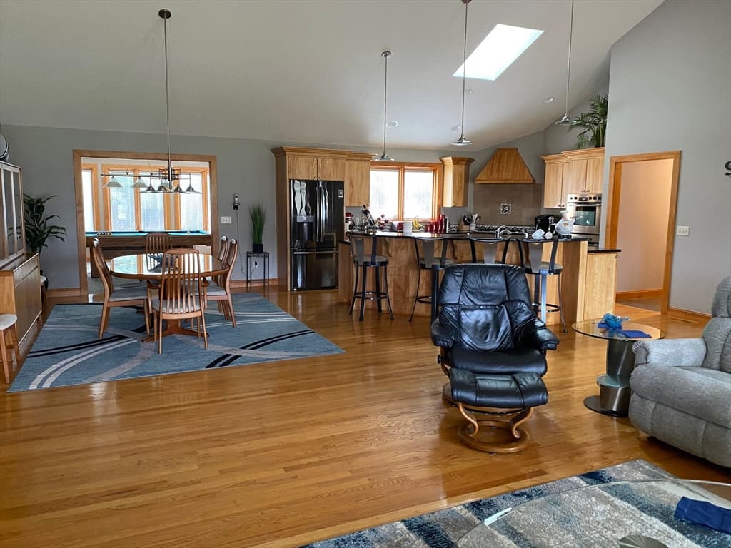 89 Nottingham Dr photo 5
