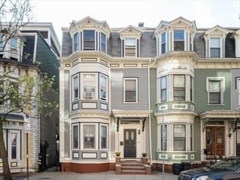 45 Old Harbor St