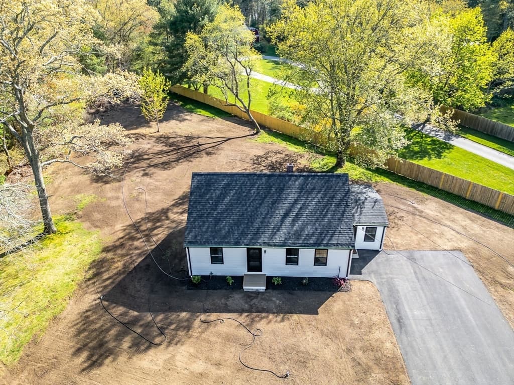 386 Lucy Little Road photo 5