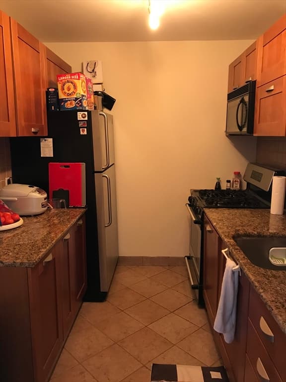 33 Pond Ave #622 photo 3