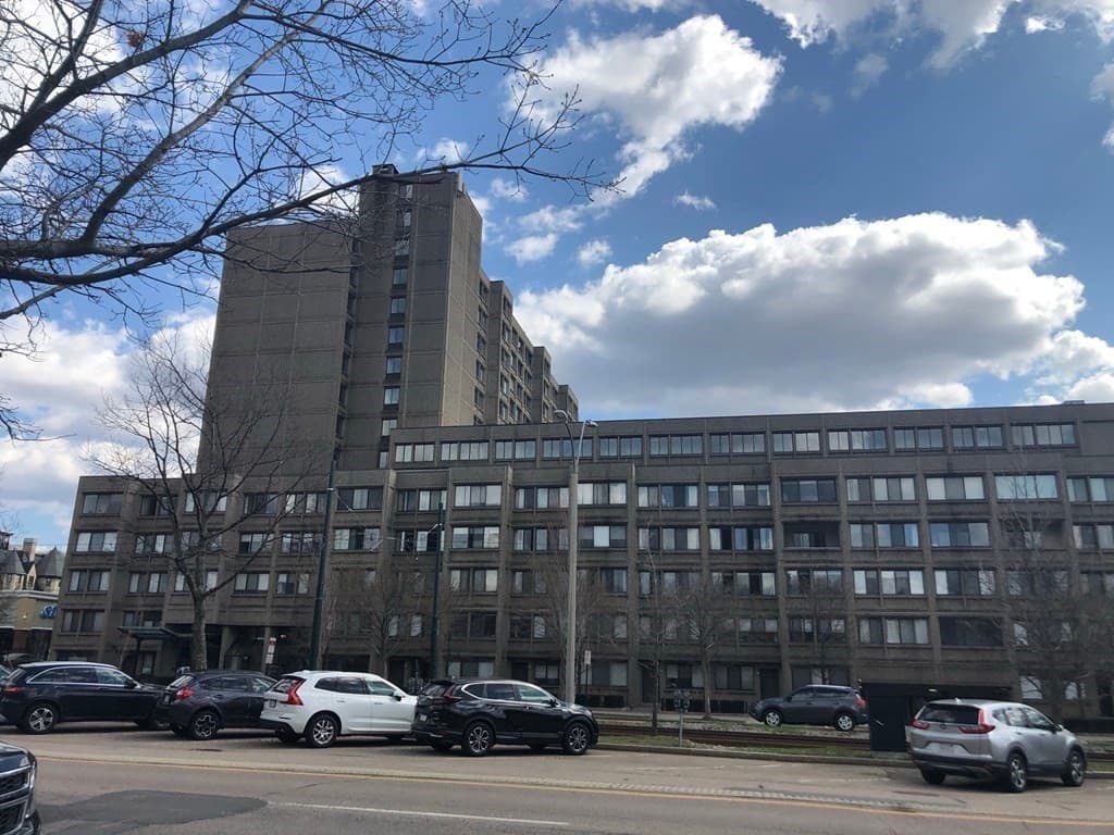 1731 Beacon St #520