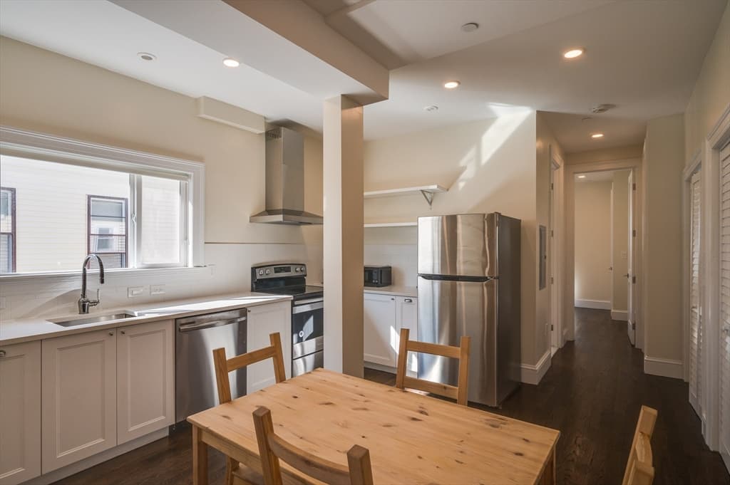 35 Foster St #2 photo 3