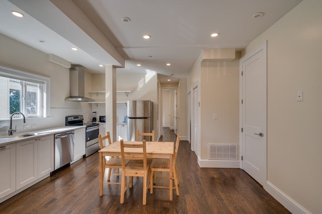 35 Foster St #2