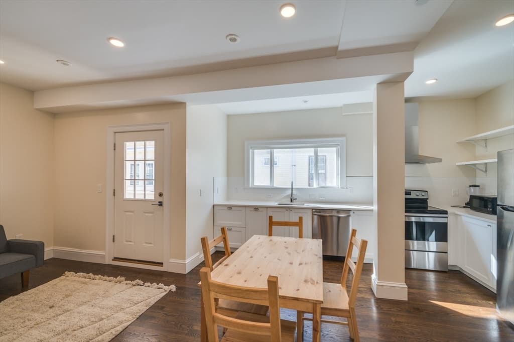 35 Foster St #2 photo 5