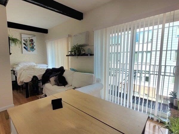 99 Hudson #E photo 4