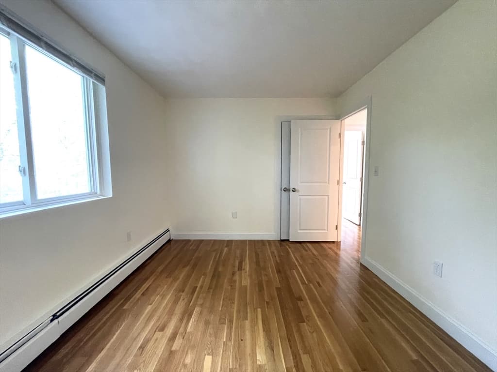 6 Mclean Pl #6 photo 4