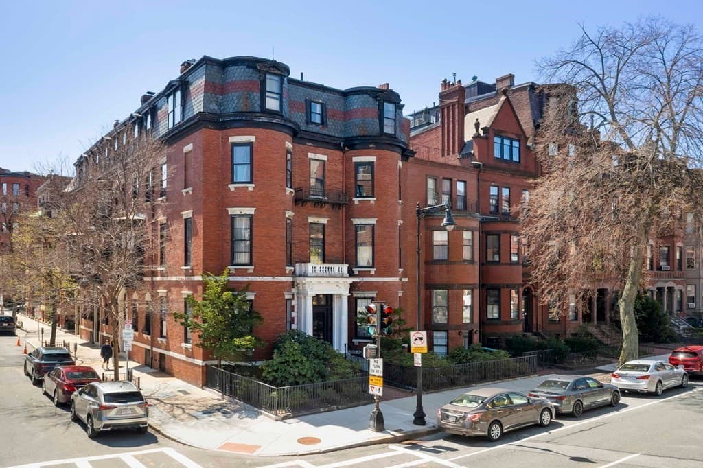 299 Beacon St