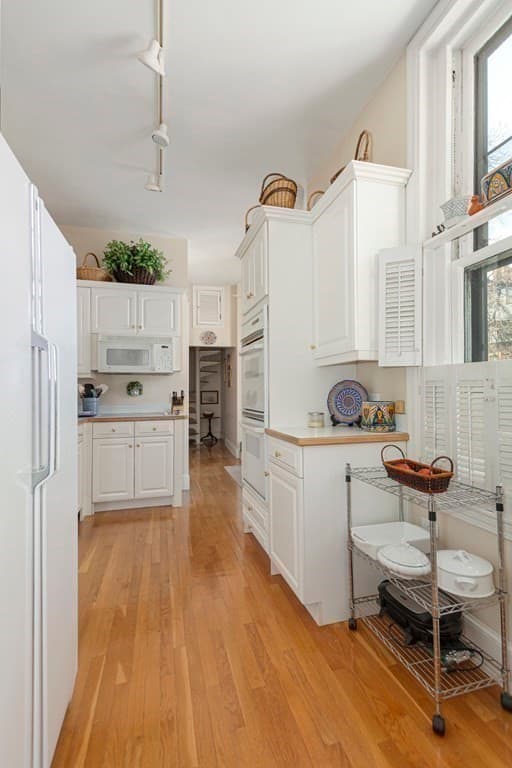 299 Beacon St photo 5