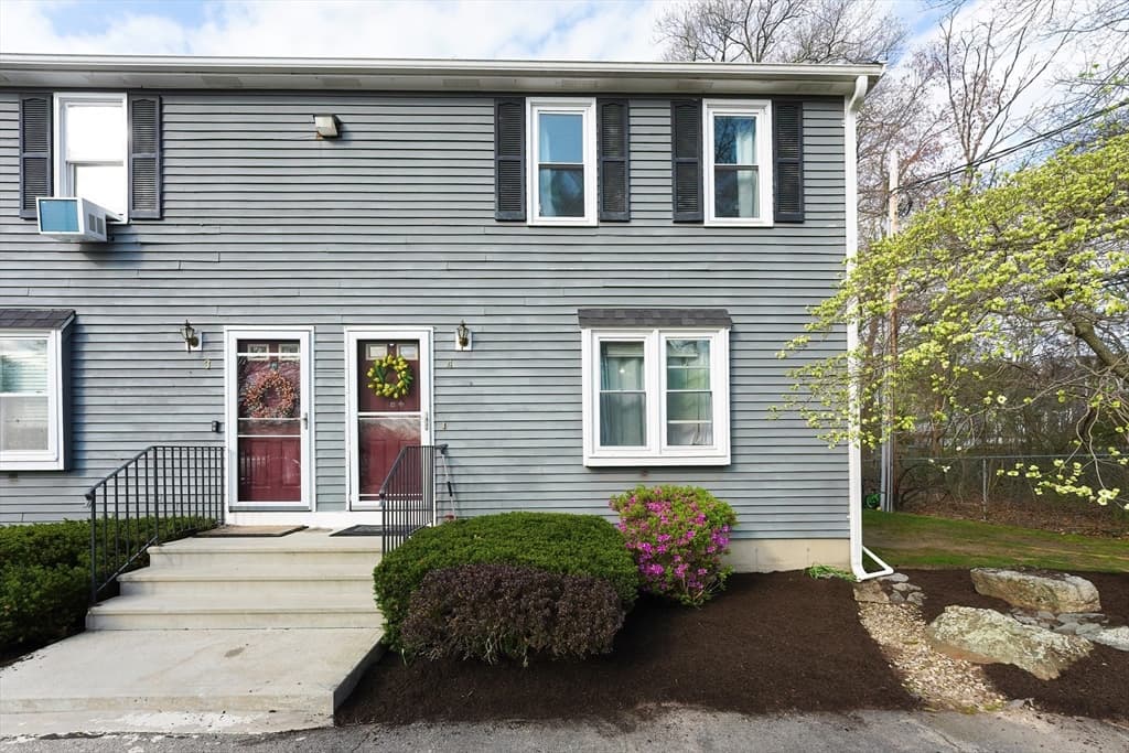 10 Michaelson Dr #4