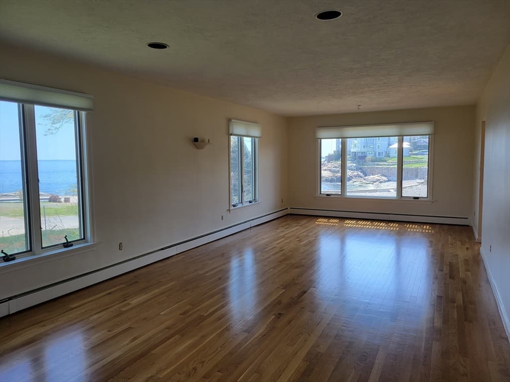 9 Crown Way photo 4
