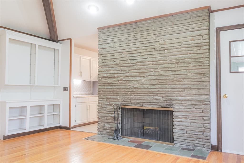 189 Academy Dr photo 5