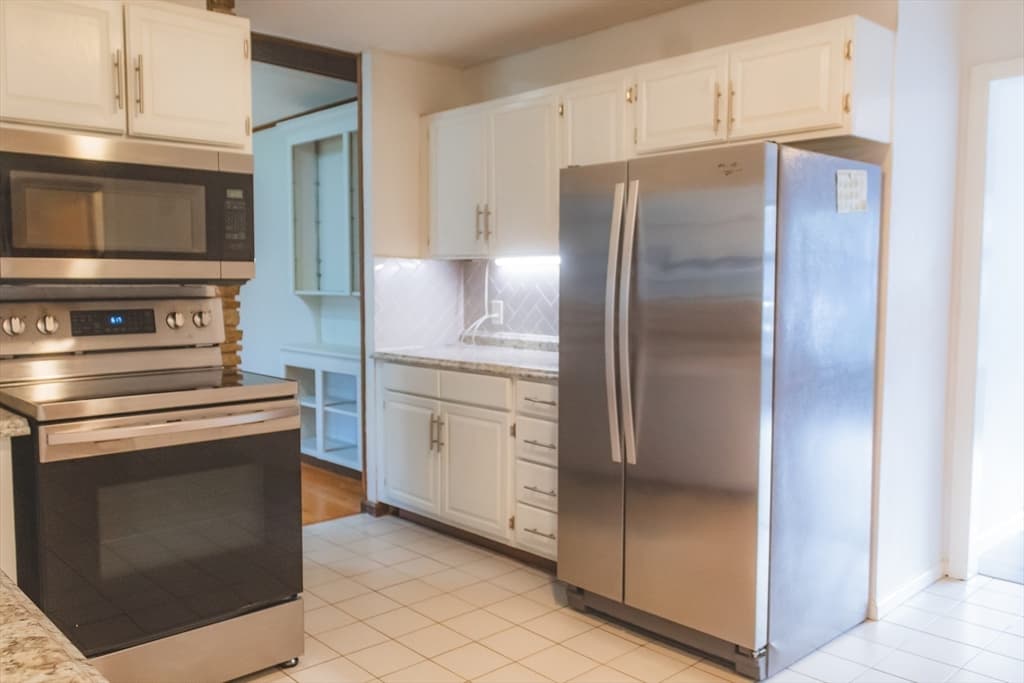 189 Academy Dr photo 4