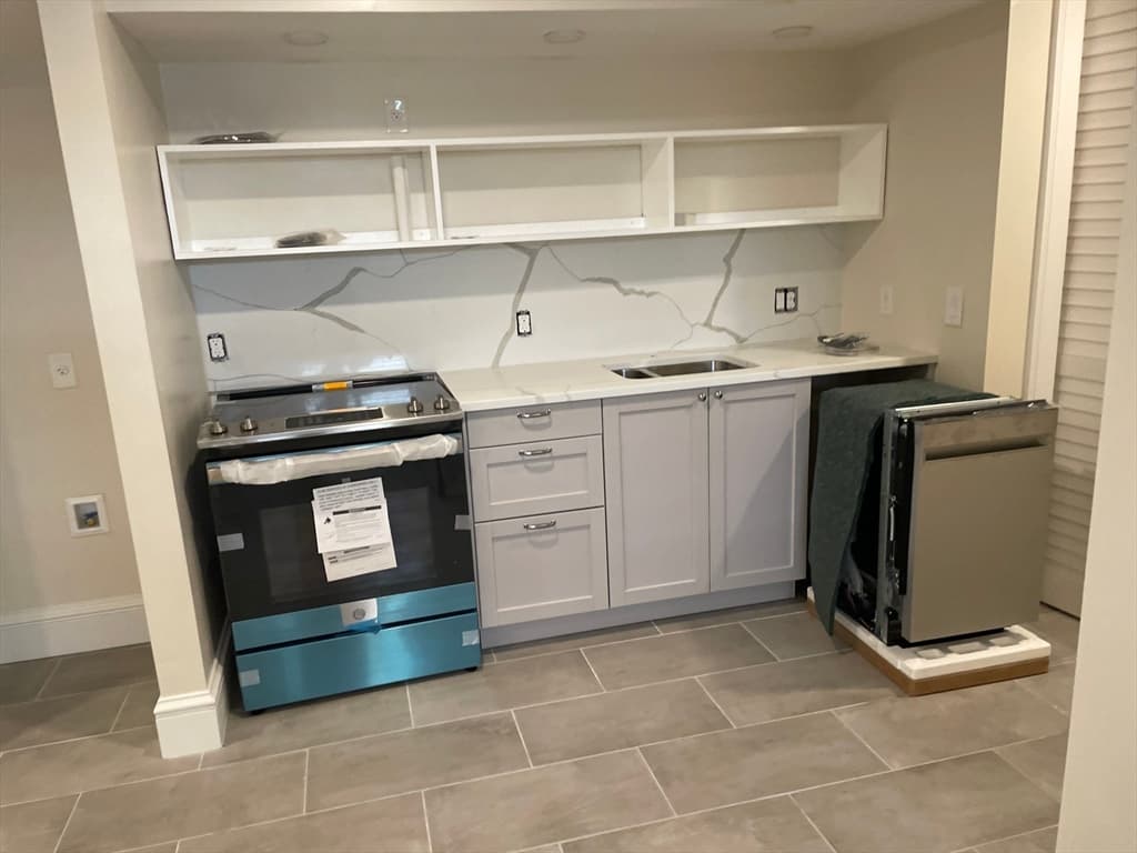 35 Foster St #A photo 2
