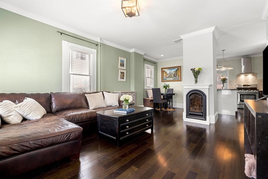 113 Edinboro Street photo 2