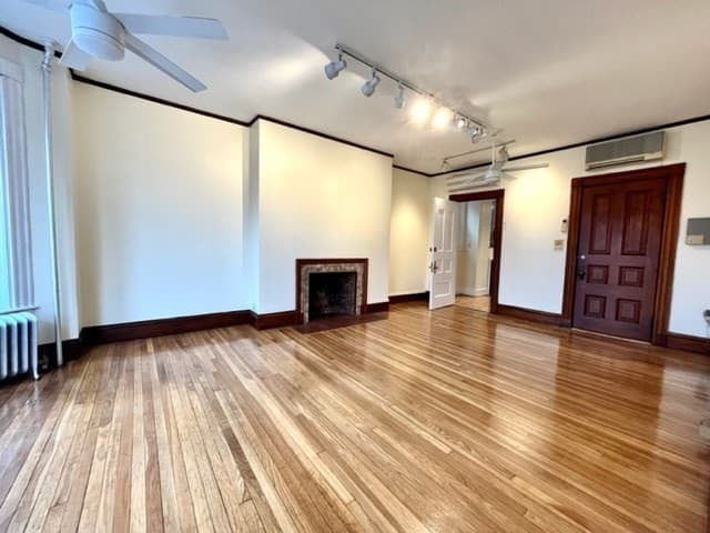 1680 Beacon #2A photo 5