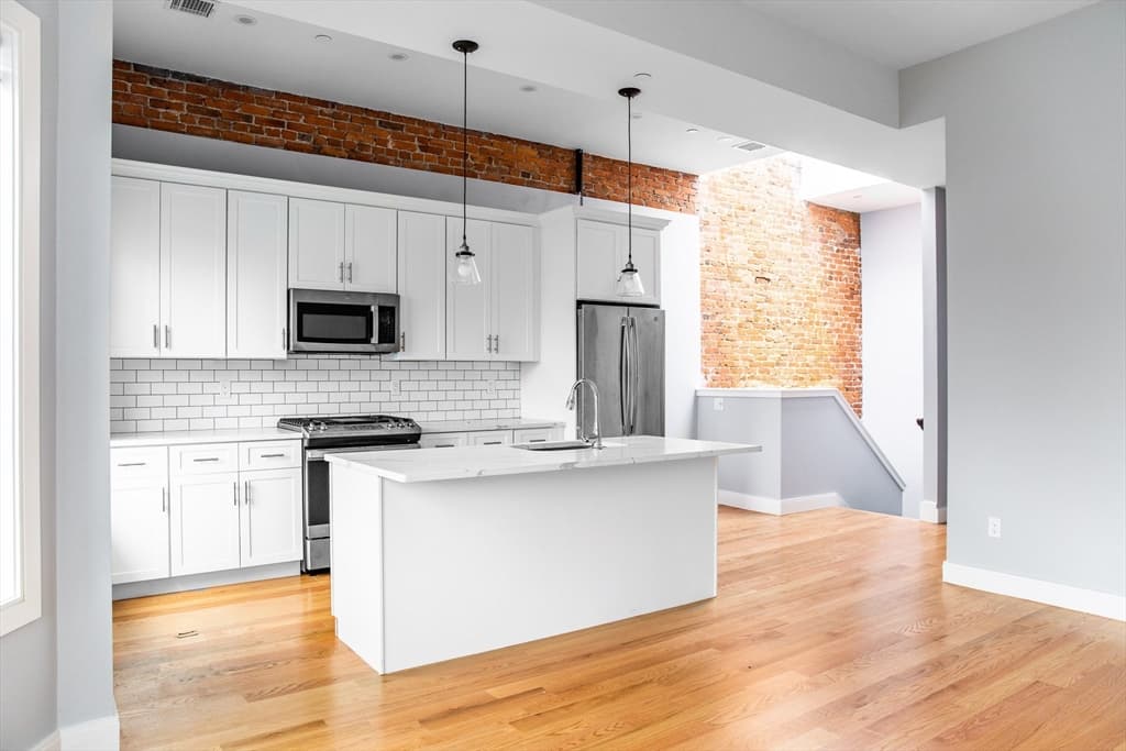 2 Mount Vernon St. #3