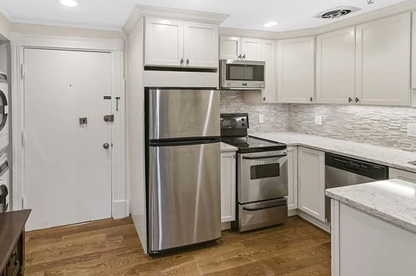 257 Marlborough St #8 photo 2