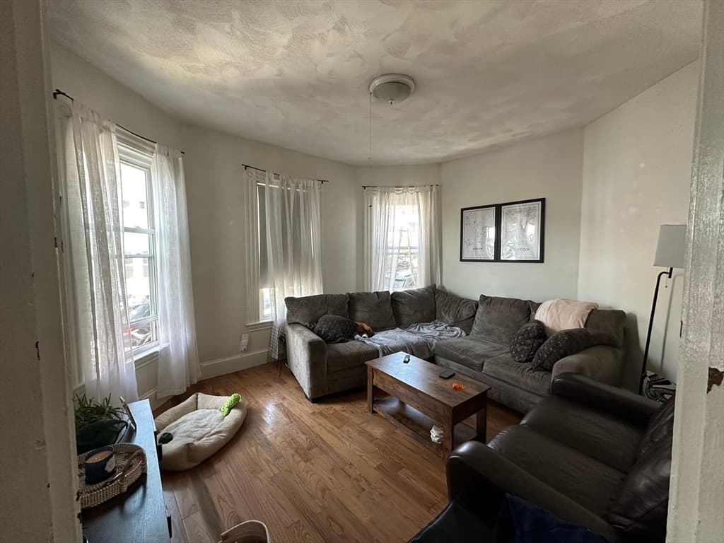 647 East 3rd St #1