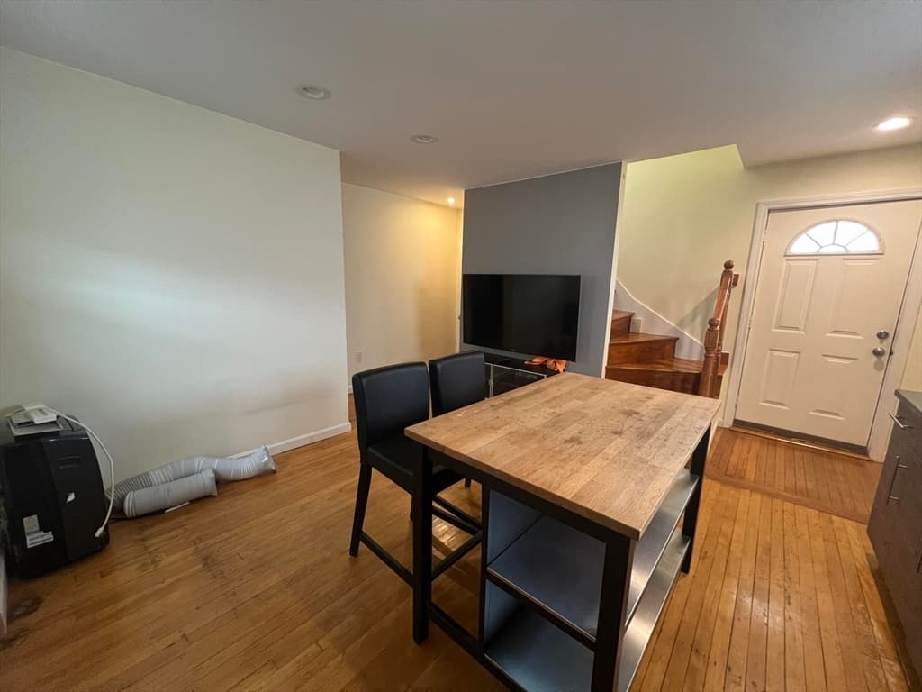 34 Clinton St #1 photo 3